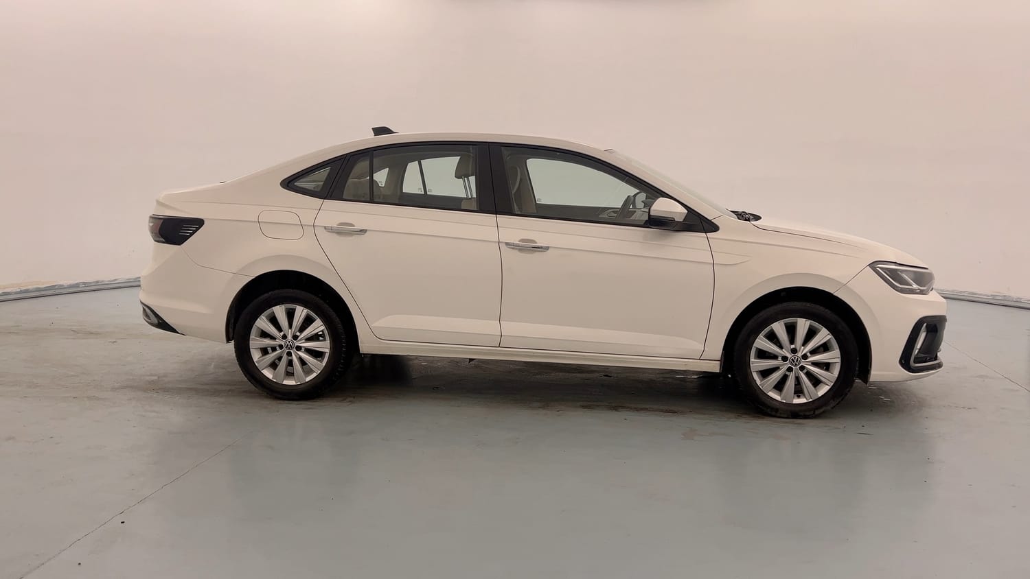 Used 2024 Volkswagen Virtus Highline 1.0 TSI AT Petrol Automatic exterior RIGHT SIDE VIEW