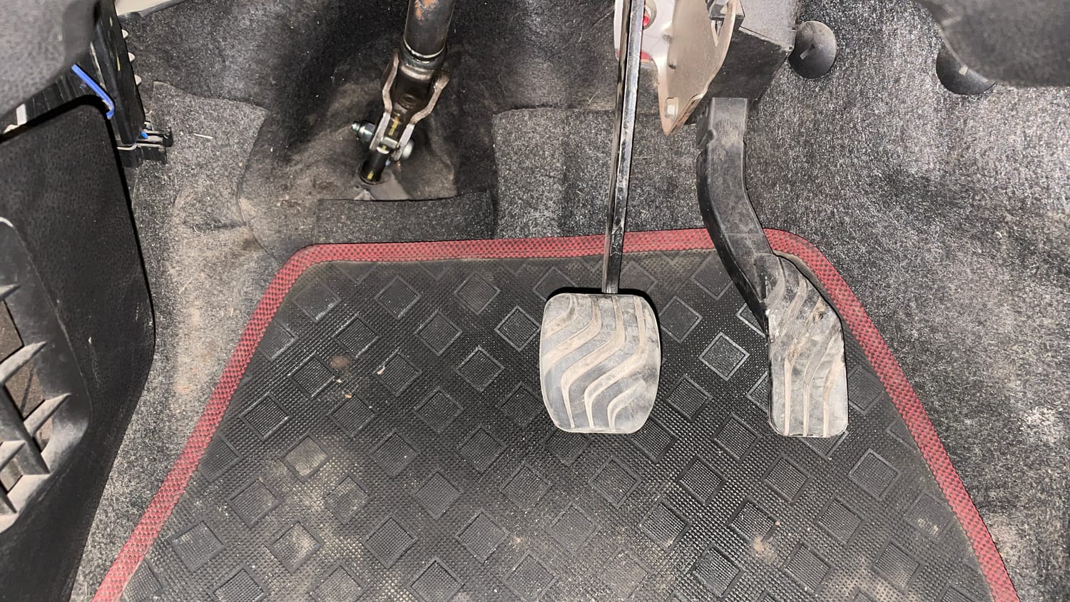 Used 2018 Renault Kwid 1.0 RXT AMT Petrol Automatic interior PEDALS VIEW