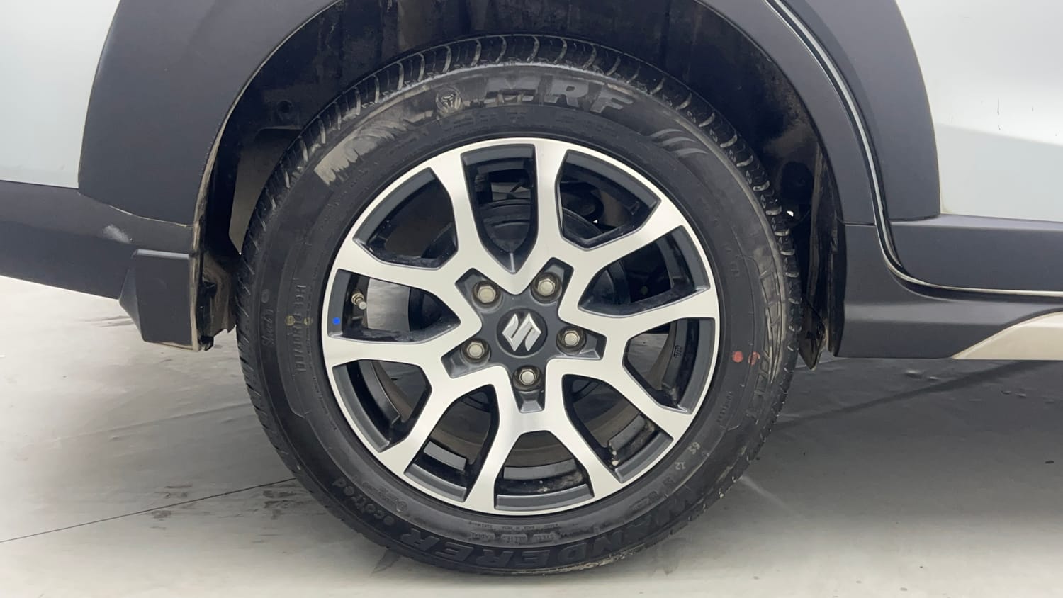 Used 2022 Maruti Suzuki XL6 Alpha Plus AT Petrol Petrol Automatic tyres RIGHT REAR TYRE RIM VIEW