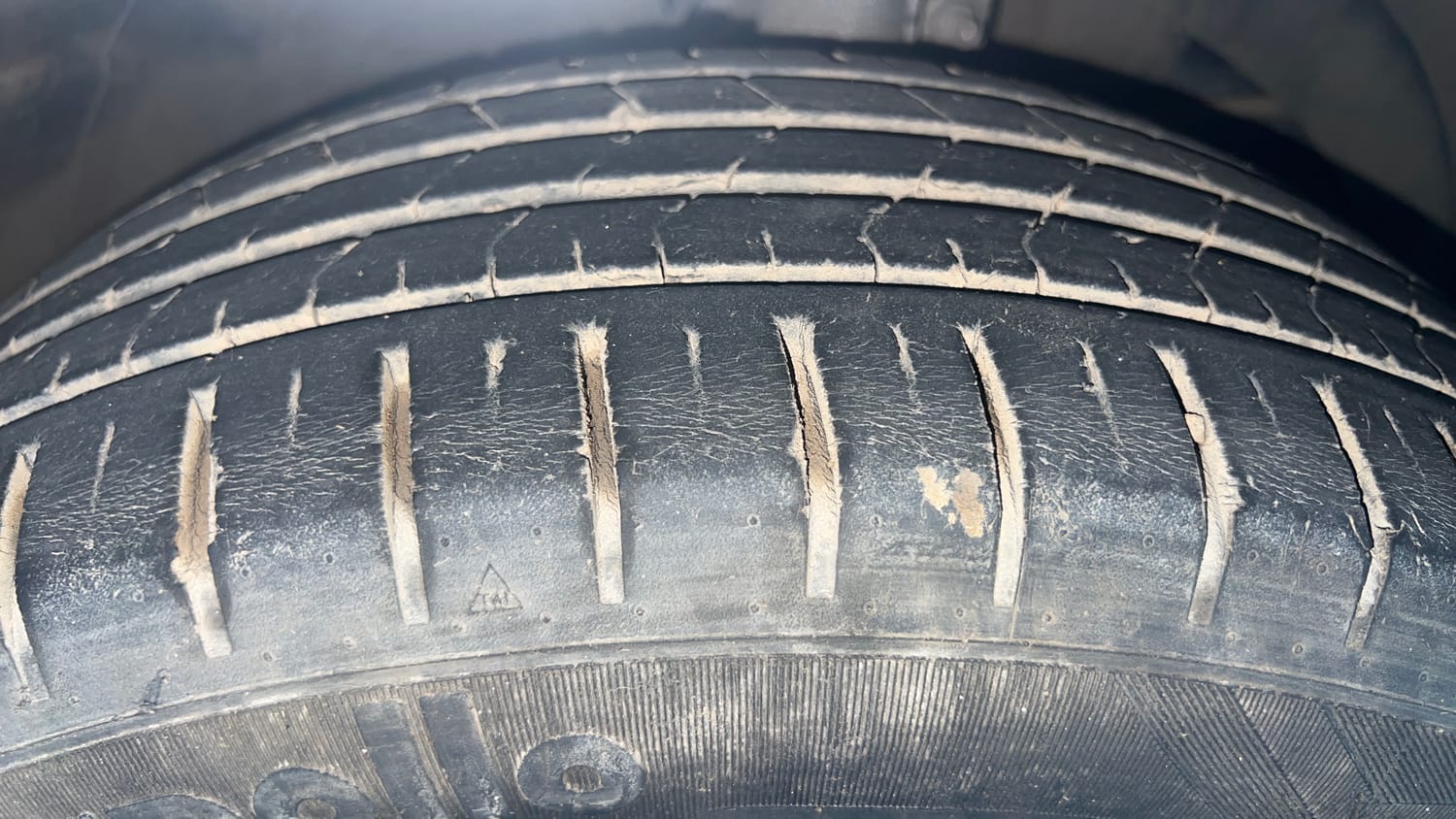 Used 2019 Toyota Glanza V CVT Petrol Automatic tyres RIGHT FRONT TYRE TREAD VIEW
