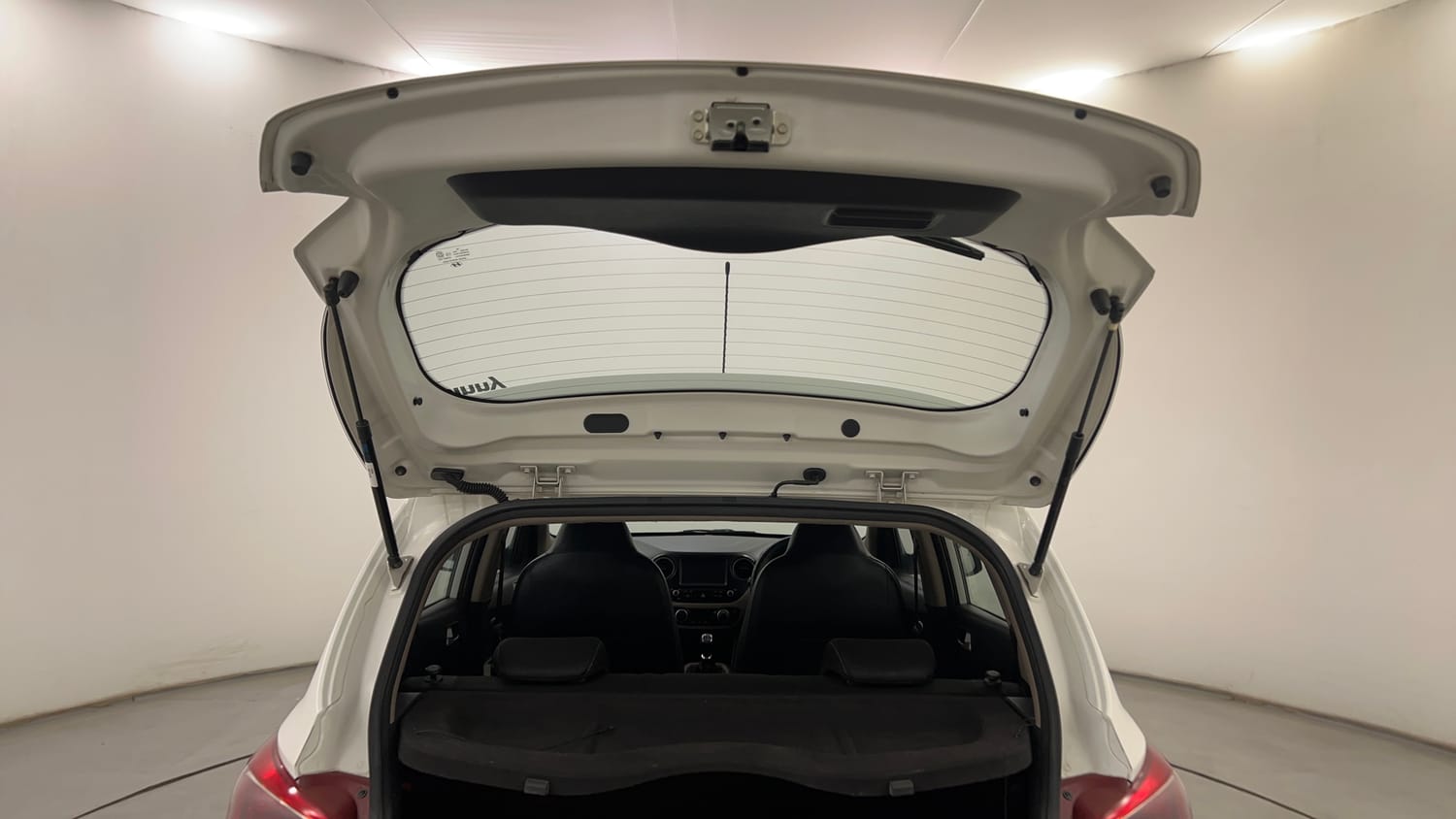 Used 2017 Hyundai Grand i10 Asta 1.2 Kappa VTVT Petrol Manual interior DICKY DOOR OPEN VIEW