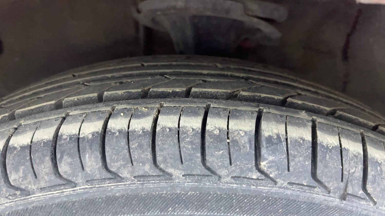 Used 2012 Hyundai i10 Sportz 1.2 Kappa2 Petrol Manual tyres LEFT FRONT TYRE TREAD VIEW