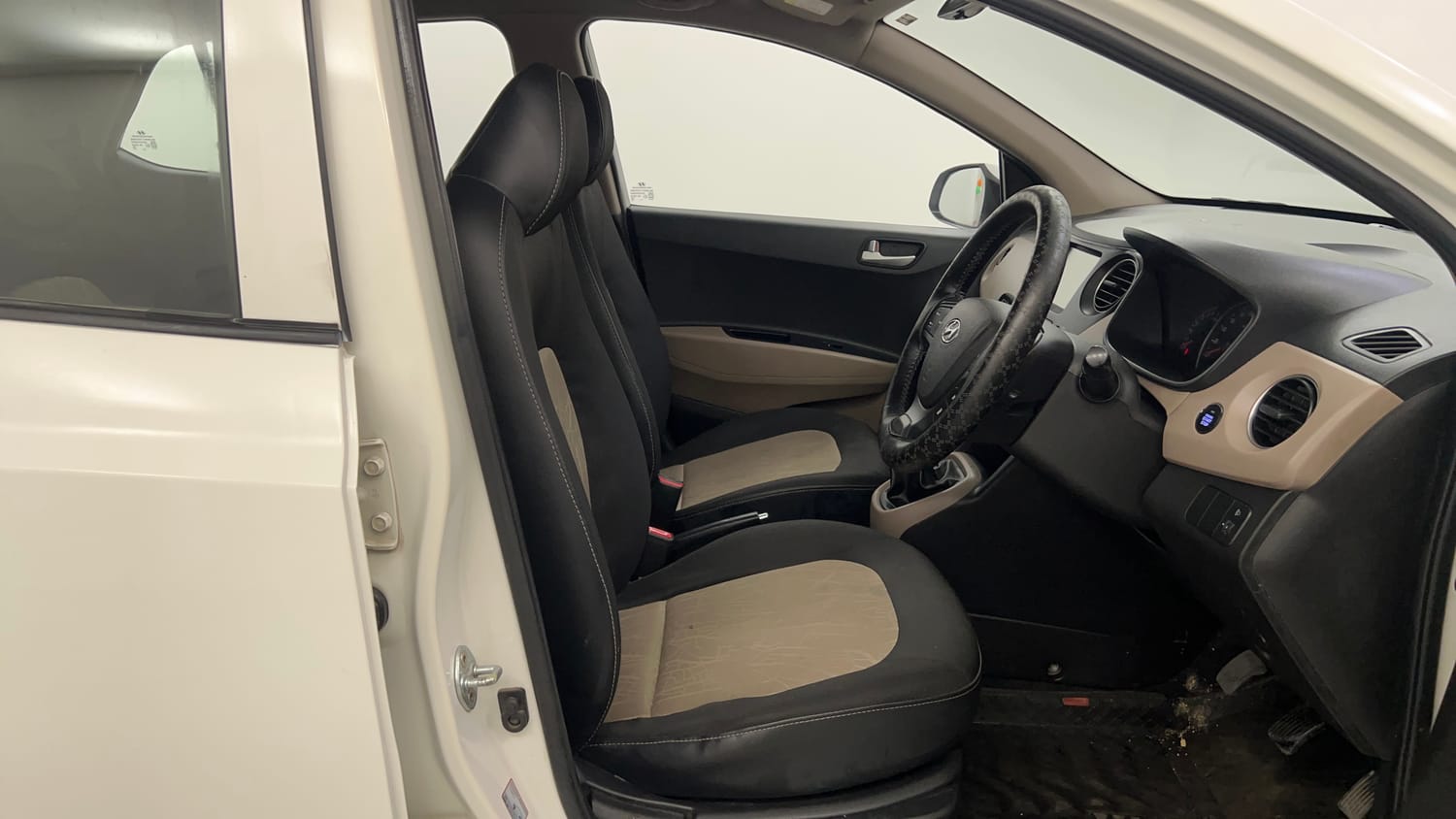 Used 2017 Hyundai Grand i10 Asta 1.2 Kappa VTVT Petrol Manual interior RIGHT SIDE FRONT DOOR CABIN VIEW