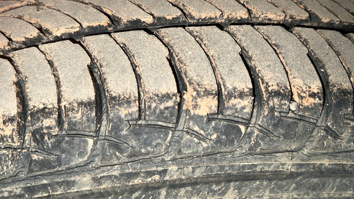 Used 2016 Maruti Suzuki Celerio ZXi Petrol Manual tyres RIGHT REAR TYRE TREAD VIEW