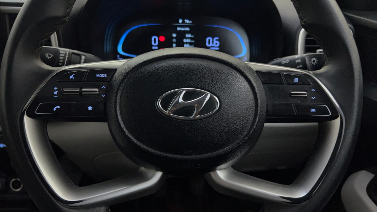 Used 2022 Hyundai Venue SX 1.2 Petrol Petrol Manual top_features Airbags
