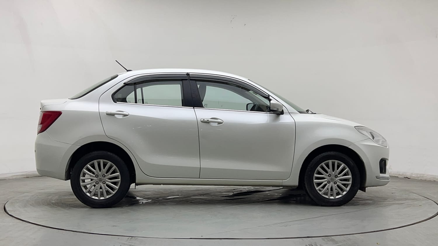 Used 2018 Maruti Suzuki Dzire ZXi AMT Petrol Automatic exterior RIGHT SIDE VIEW