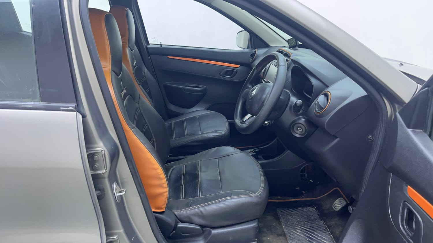 Used 2017 Renault Kwid CLIMBER 1.0 AMT Petrol Automatic interior RIGHT SIDE FRONT DOOR CABIN VIEW