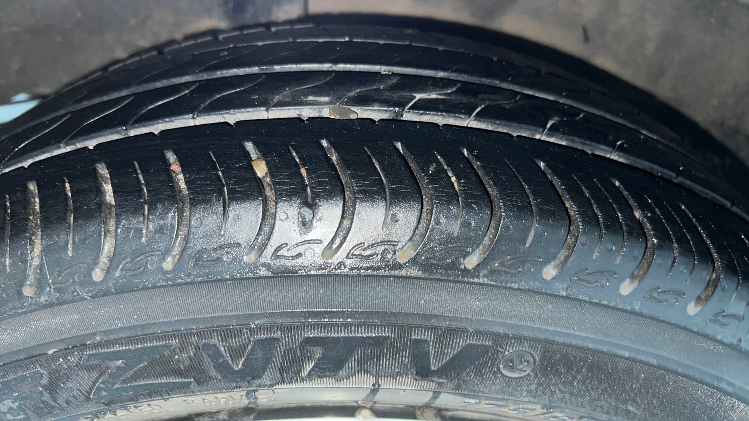 Used 2023 Honda Amaze VX CVT 1.2 Petrol Petrol Automatic tyres RIGHT REAR TYRE TREAD VIEW