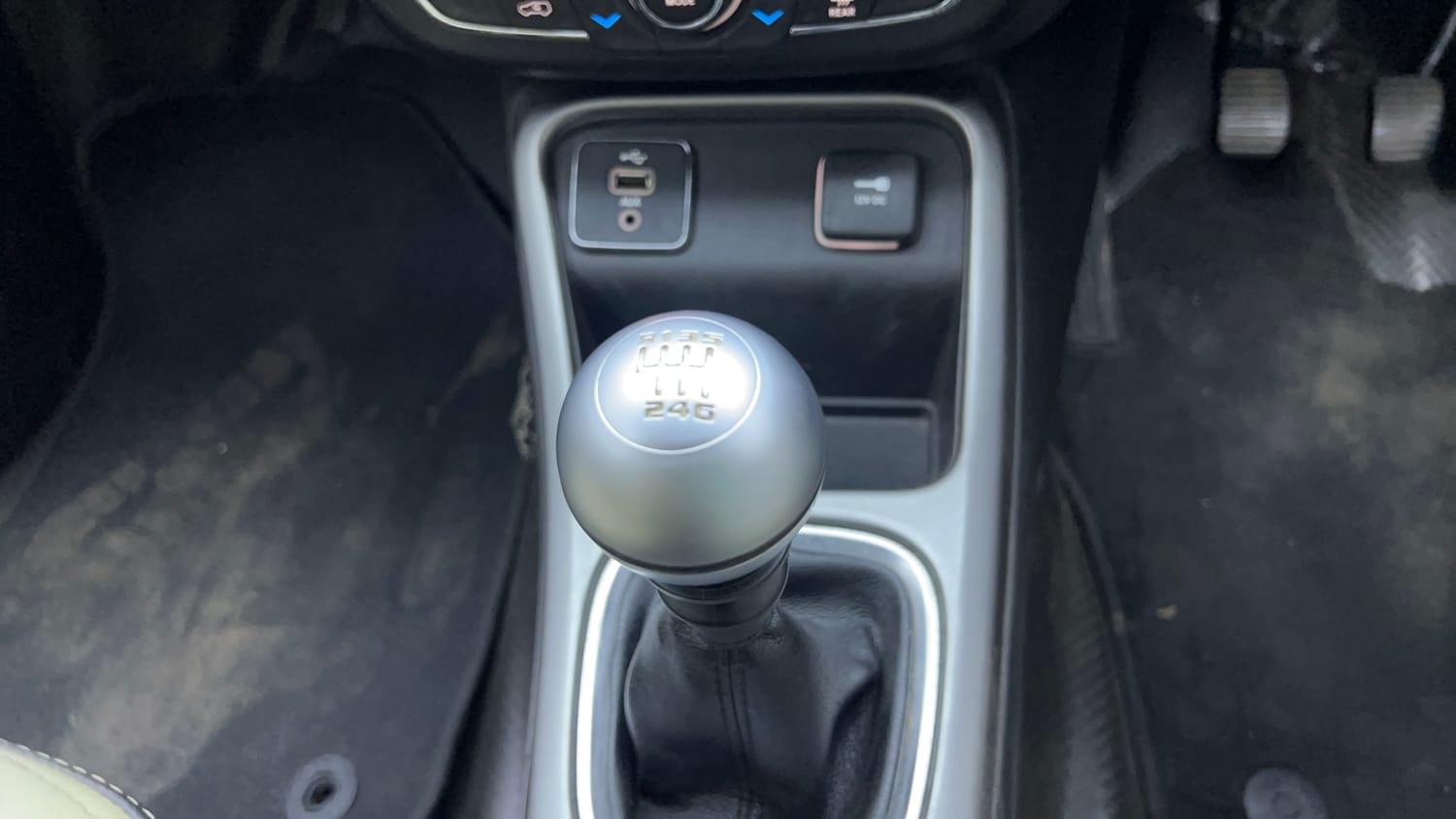 Used 2018 Jeep Compass Longitude (O) 2.0 Diesel Diesel Manual interior GEAR  KNOB VIEW