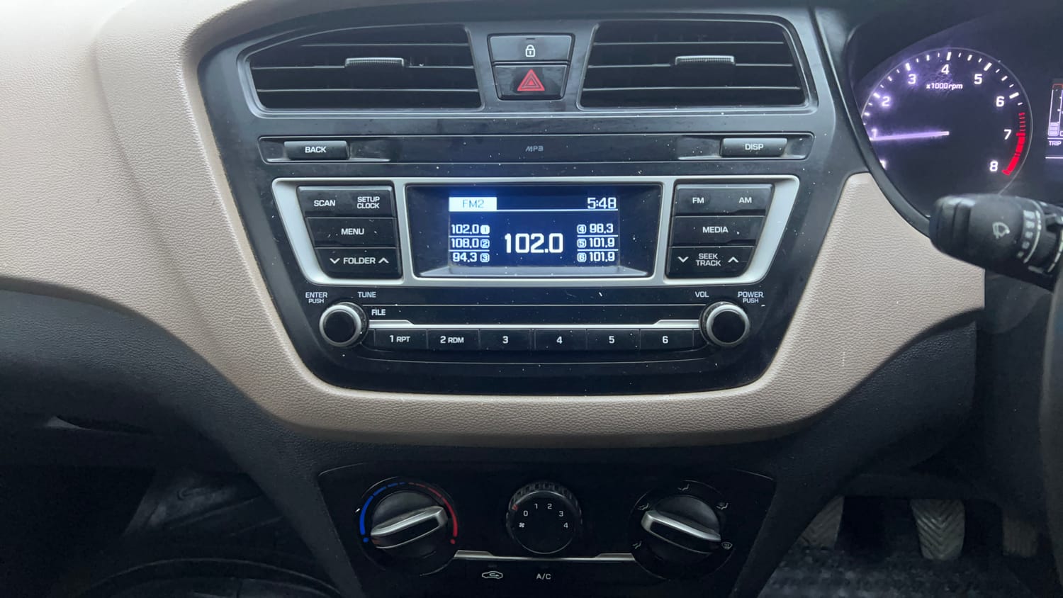 Used 2019 Hyundai Elite i20 Magna 1.2 Petrol Manual interior MUSIC SYSTEM & AC CONTROL VIEW