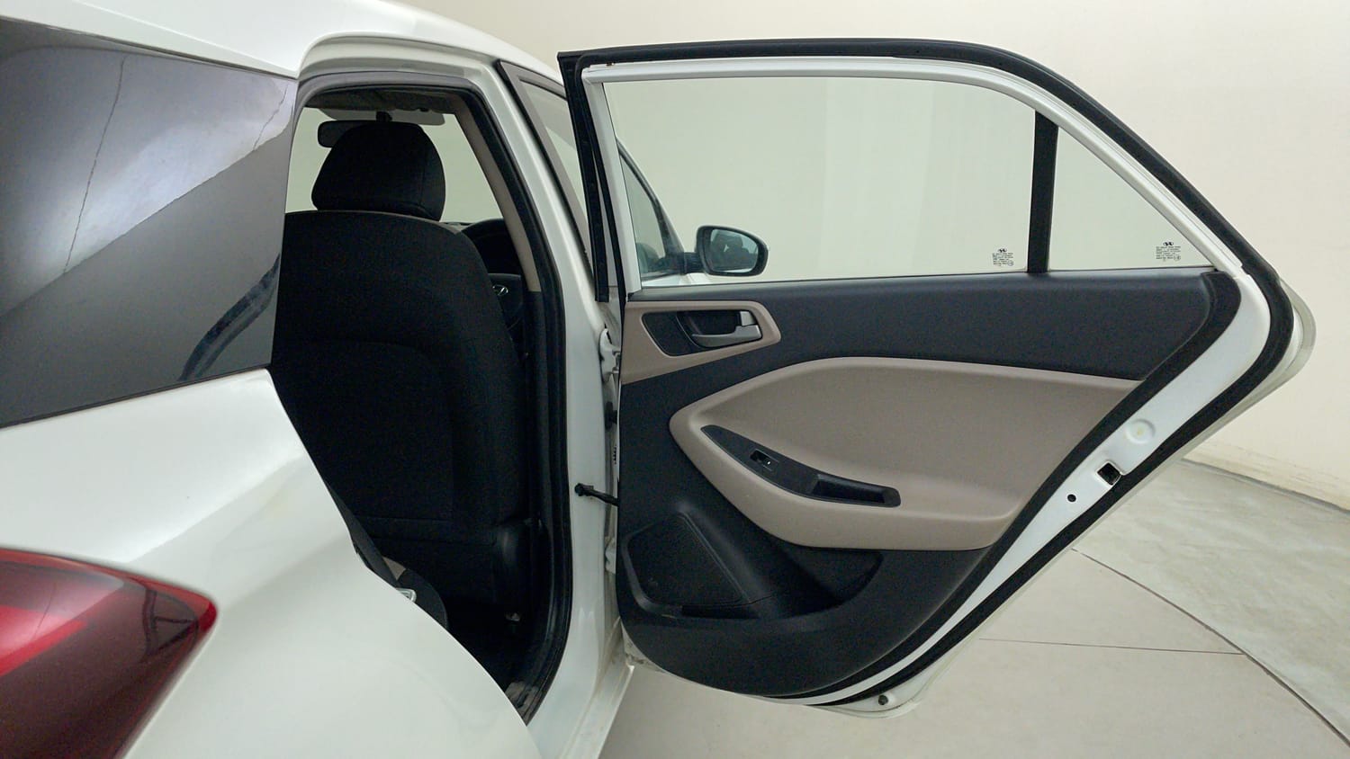 Used 2016 Hyundai Elite i20 Asta 1.2 (O) Petrol Manual interior RIGHT REAR DOOR OPEN VIEW