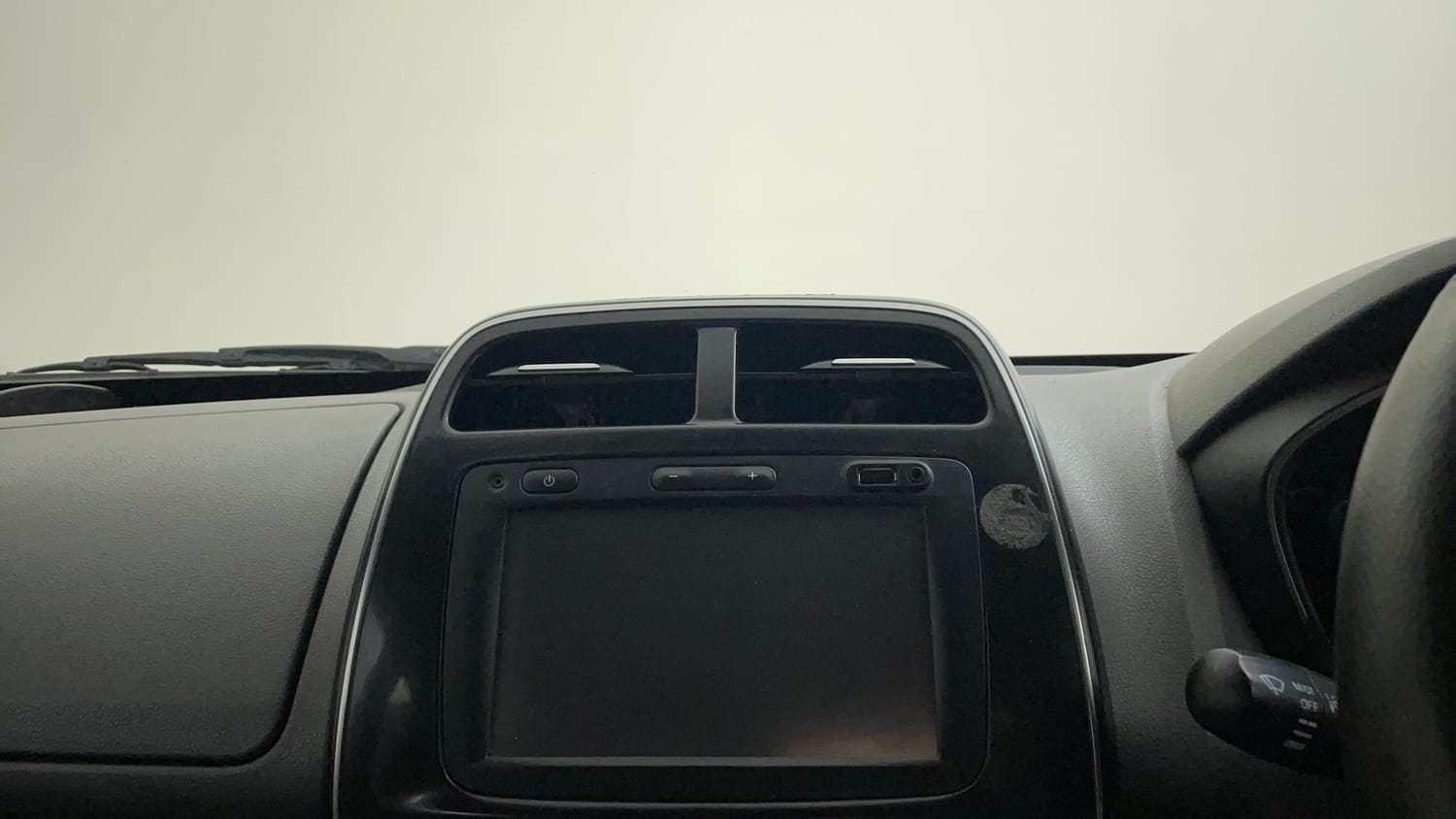 Used 2018 Renault Kwid 1.0 RXT AMT Petrol Automatic top_features Touch screen infotainment system