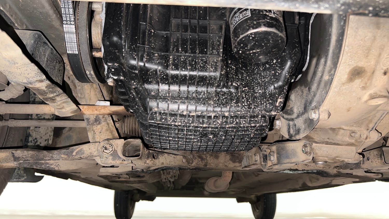 Used 2017 Renault Kwid RXT Petrol Manual extra FRONT LEFT UNDERBODY VIEW