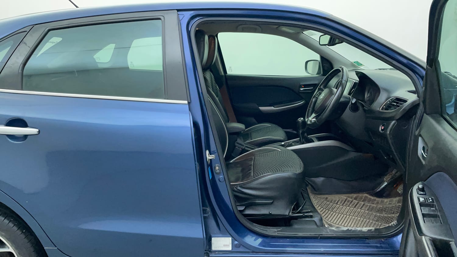 Used 2019 Maruti Suzuki Baleno Alpha Petrol Manual interior RIGHT SIDE FRONT DOOR CABIN VIEW