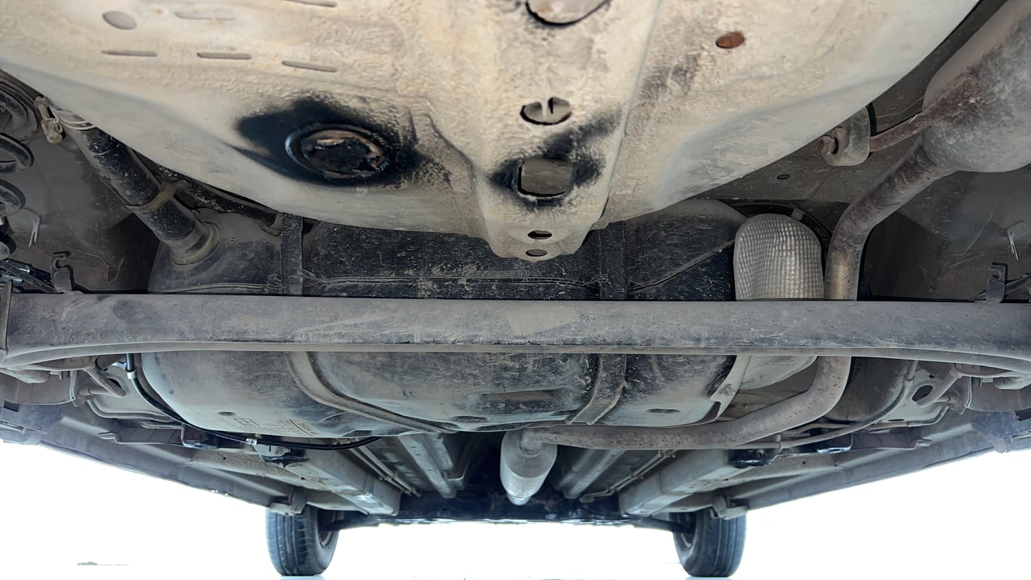 Used 2016 Maruti Suzuki Swift Lxi (O) Petrol Manual extra REAR UNDERBODY VIEW (TAKEN FROM REAR)