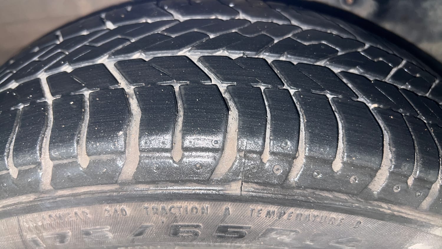 Used 2016 Tata Tiago Revotron XT Petrol Manual tyres RIGHT REAR TYRE TREAD VIEW