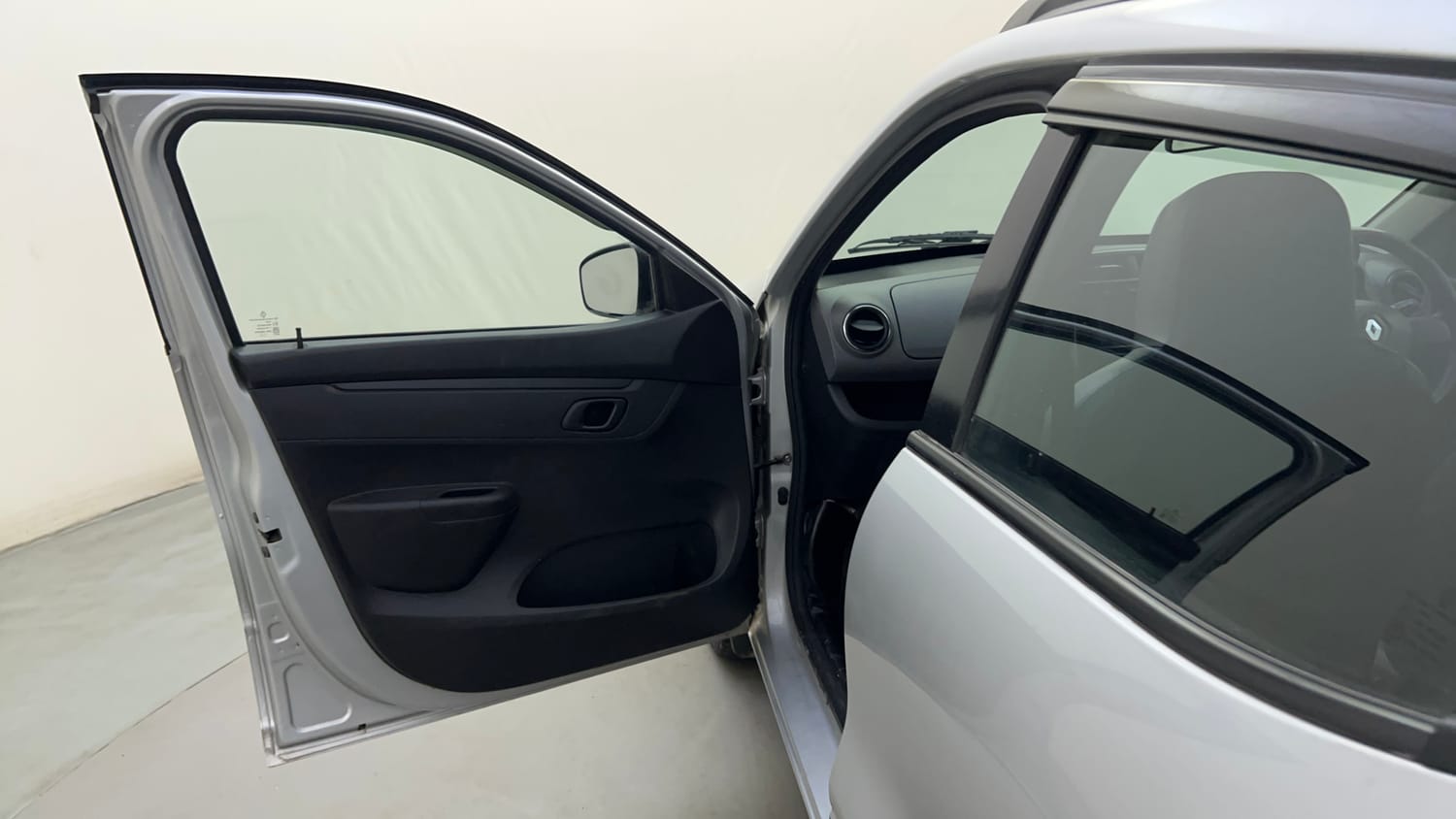 Used 2017 Renault Kwid RXT Petrol Manual interior LEFT FRONT DOOR OPEN VIEW