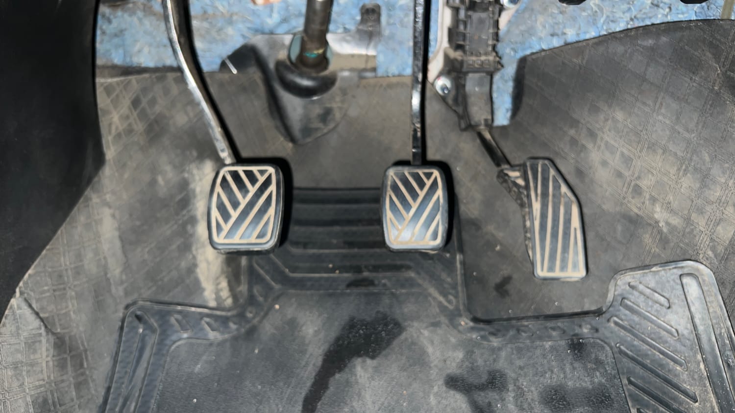 Used 2019 Maruti Suzuki XL6 Alpha MT Petrol Petrol Manual interior PEDALS VIEW