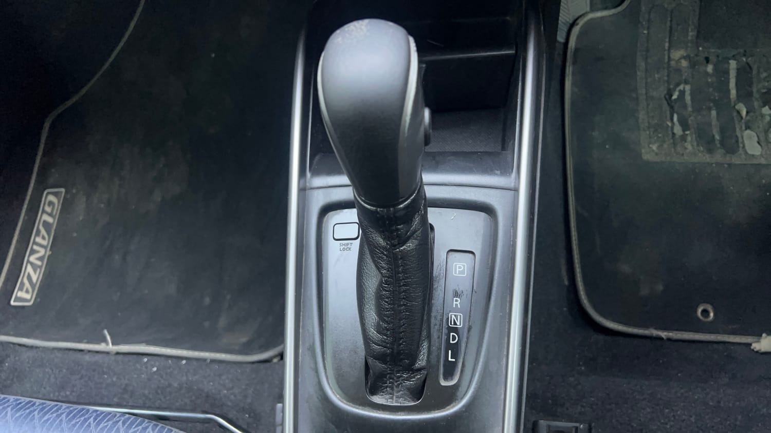 Used 2019 Toyota Glanza V CVT Petrol Automatic interior GEAR  KNOB VIEW