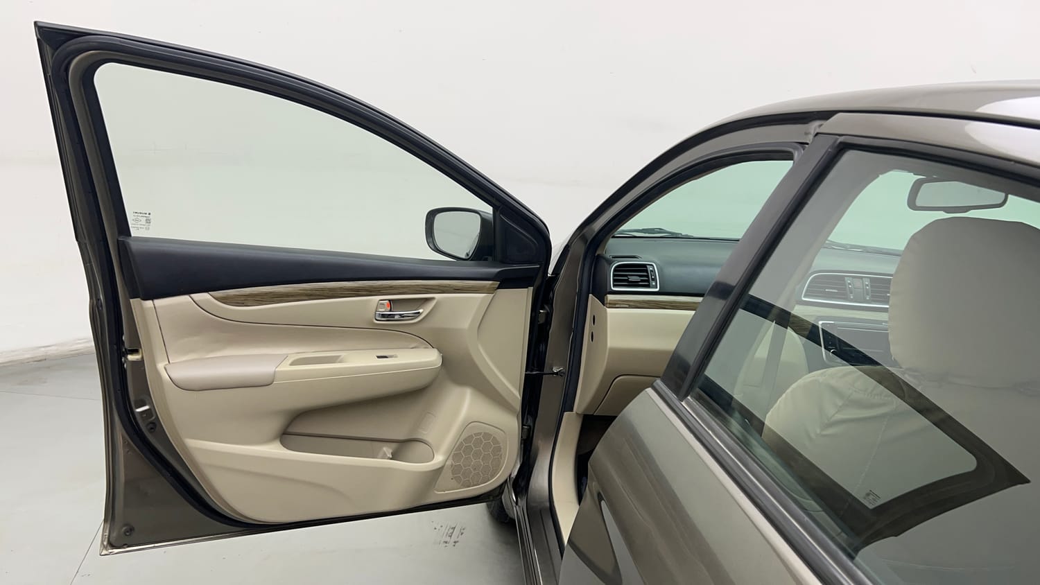Used 2019 Maruti Suzuki Ciaz Delta Hybrid 1.5 Petrol Manual interior LEFT FRONT DOOR OPEN VIEW