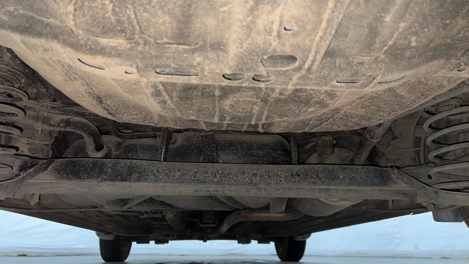 Used 2023 Honda Amaze VX CVT 1.2 Petrol Petrol Automatic extra REAR UNDERBODY VIEW (TAKEN FROM REAR)