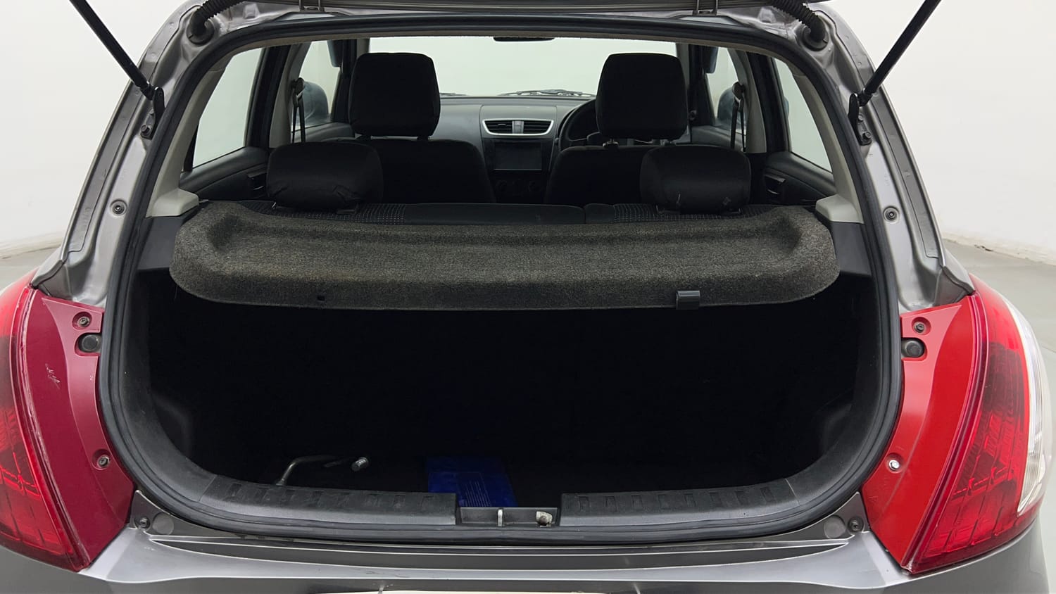 Used 2016 Maruti Suzuki Swift Lxi (O) Petrol Manual interior DICKY INSIDE VIEW