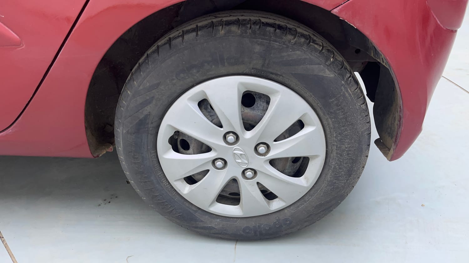 Used 2012 Hyundai i10 Sportz 1.2 Kappa2 Petrol Manual tyres LEFT REAR TYRE RIM VIEW