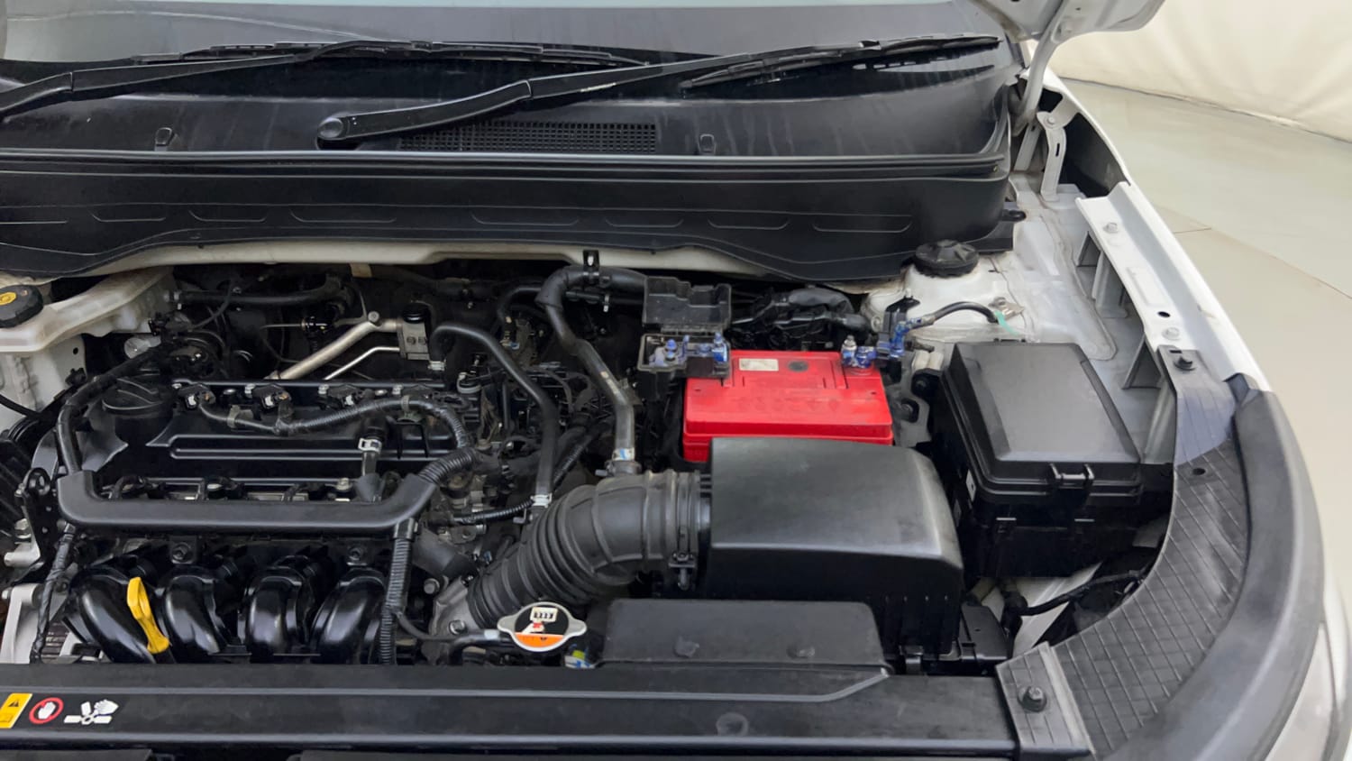 Used 2022 Hyundai Venue SX 1.2 Petrol Petrol Manual engine ENGINE LEFT SIDE HINGE & APRON VIEW