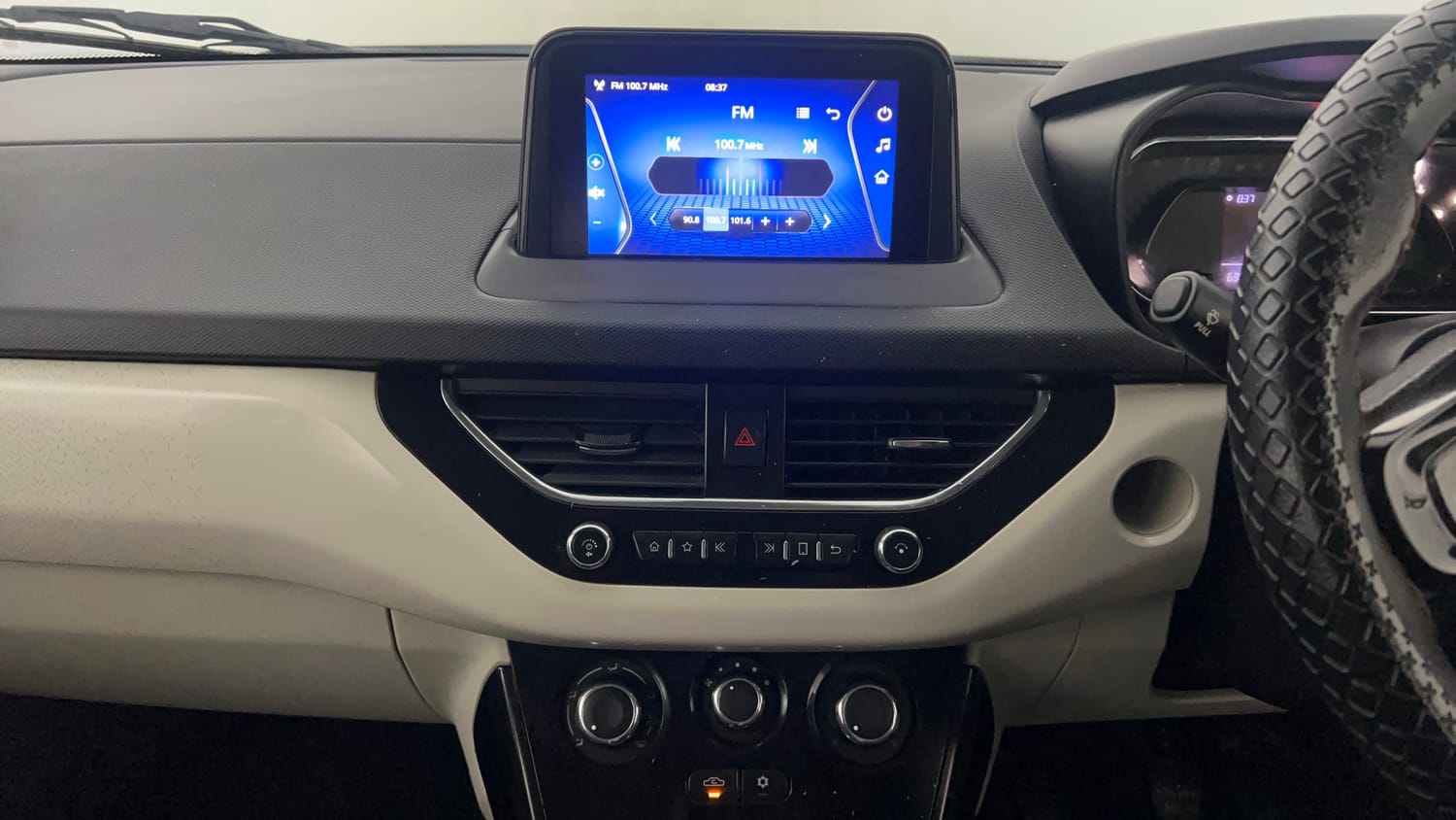 Used 2021 Tata Nexon XZ Petrol Manual interior MUSIC SYSTEM & AC CONTROL VIEW