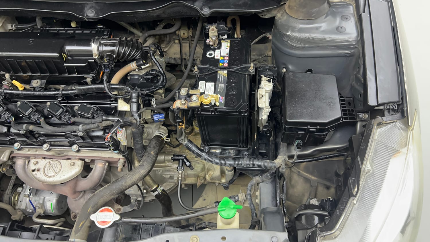 Used 2019 Maruti Suzuki Ciaz Delta Hybrid 1.5 Petrol Manual engine ENGINE LEFT SIDE VIEW
