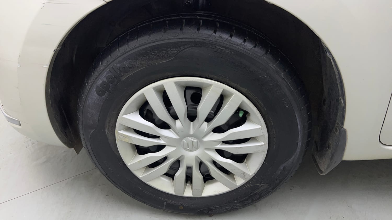 Used 2018 Maruti Suzuki Dzire VXi AMT Petrol Automatic tyres LEFT FRONT TYRE RIM VIEW
