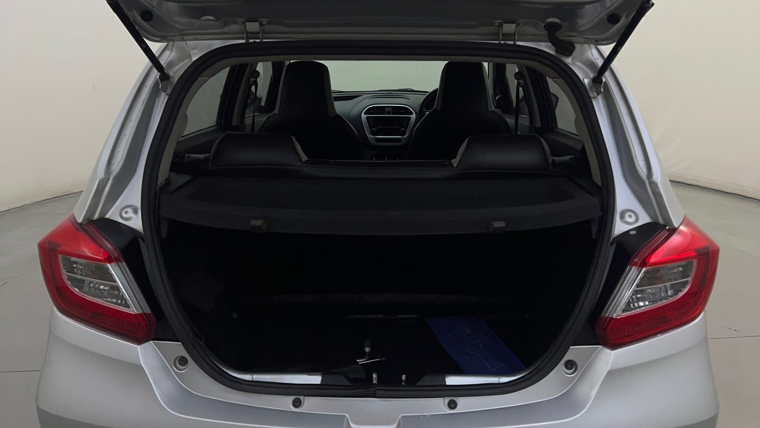 Used 2016 Tata Tiago Revotron XT Petrol Manual interior DICKY INSIDE VIEW