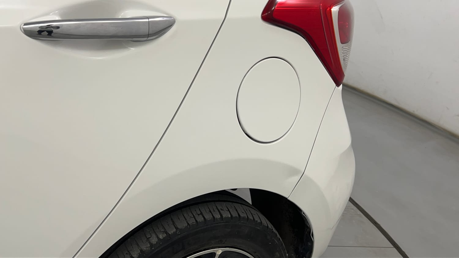 Used 2017 Hyundai Grand i10 Asta 1.2 Kappa VTVT Petrol Manual dents MINOR SCRATCH
