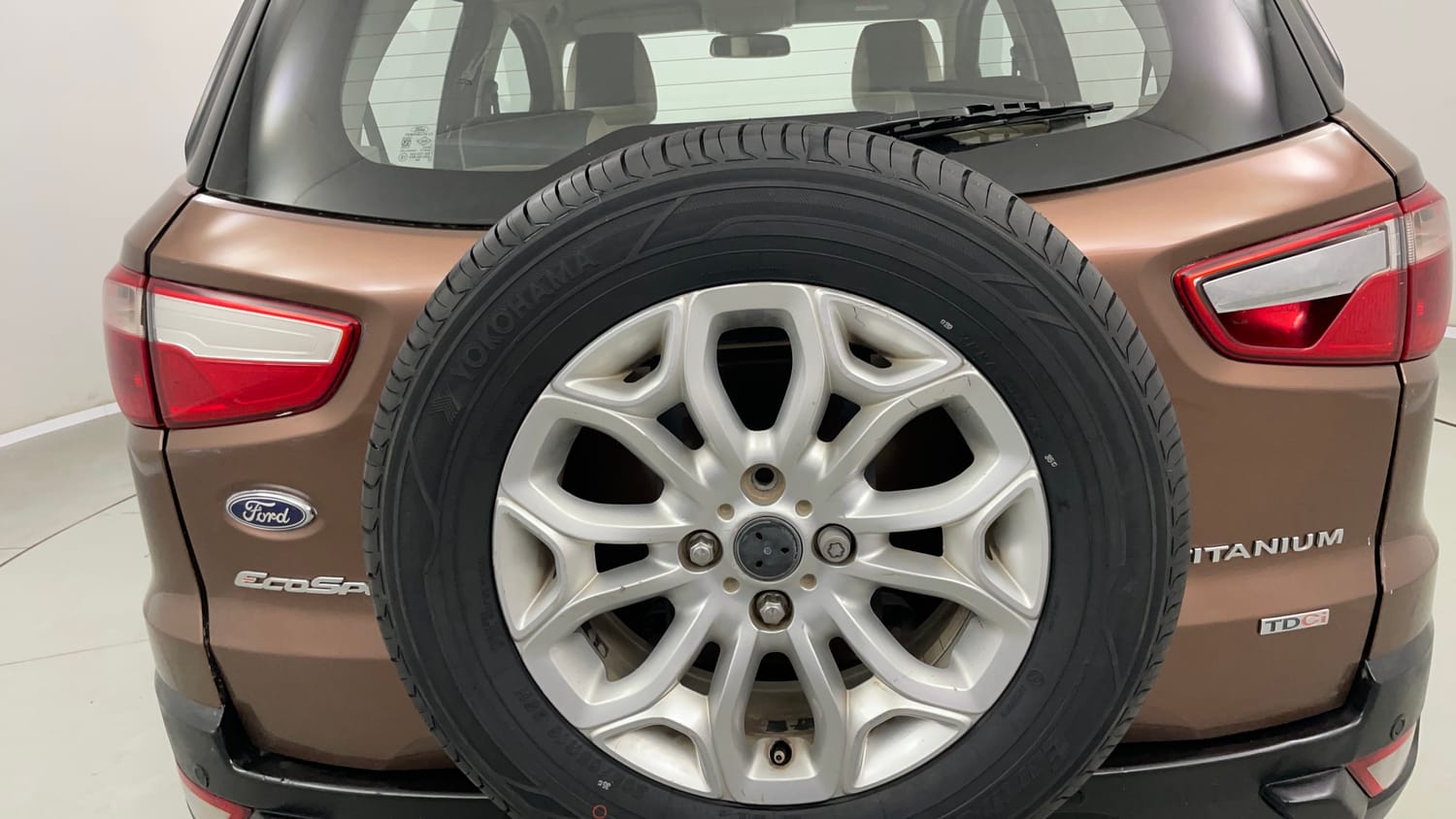Used 2016 Ford EcoSport Titanium 1.5L TDCi Diesel Manual tyres SPARE TYRE VIEW
