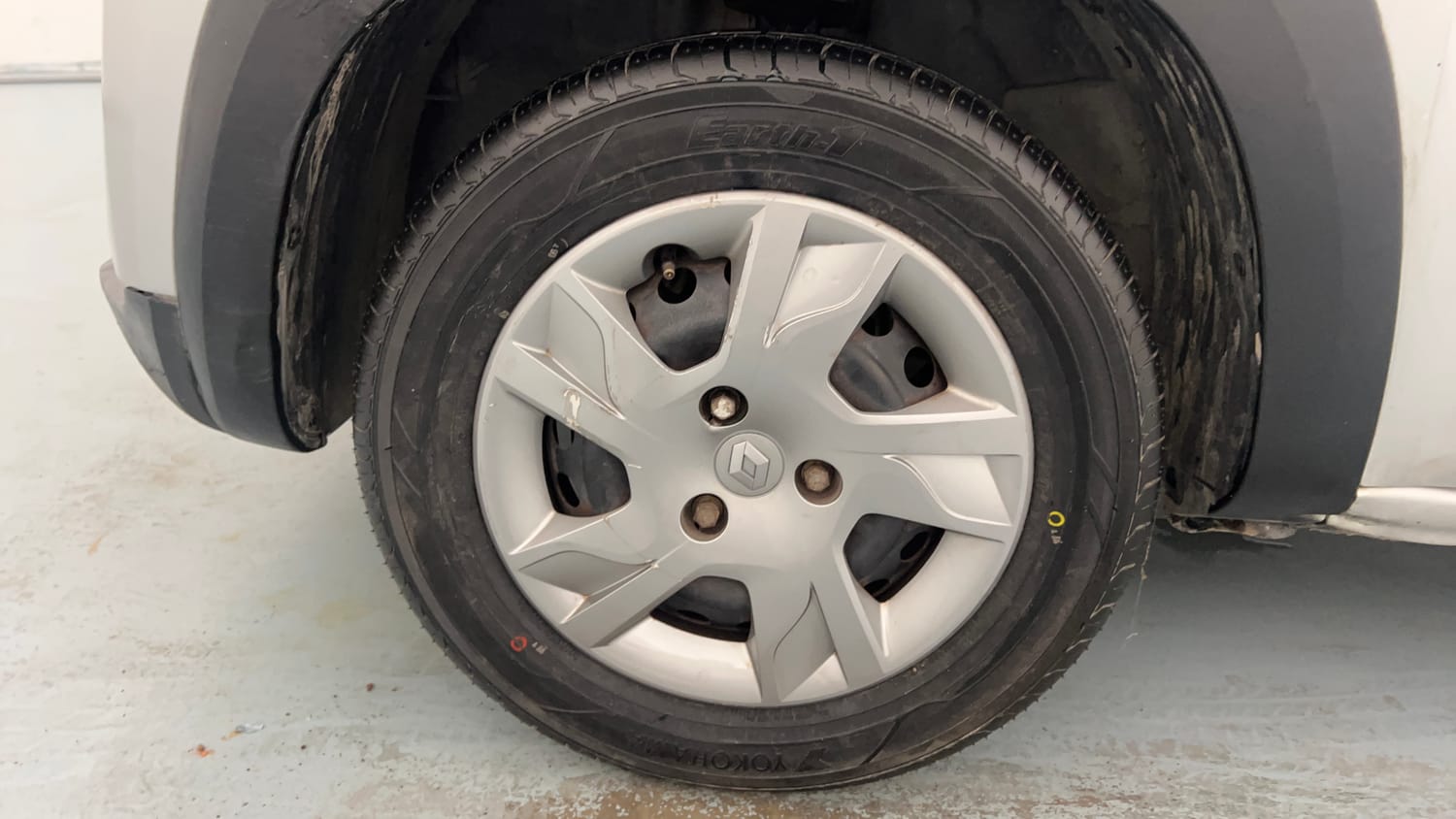Used 2020 Renault Kwid 1.0 RXT Petrol Manual tyres LEFT FRONT TYRE RIM VIEW