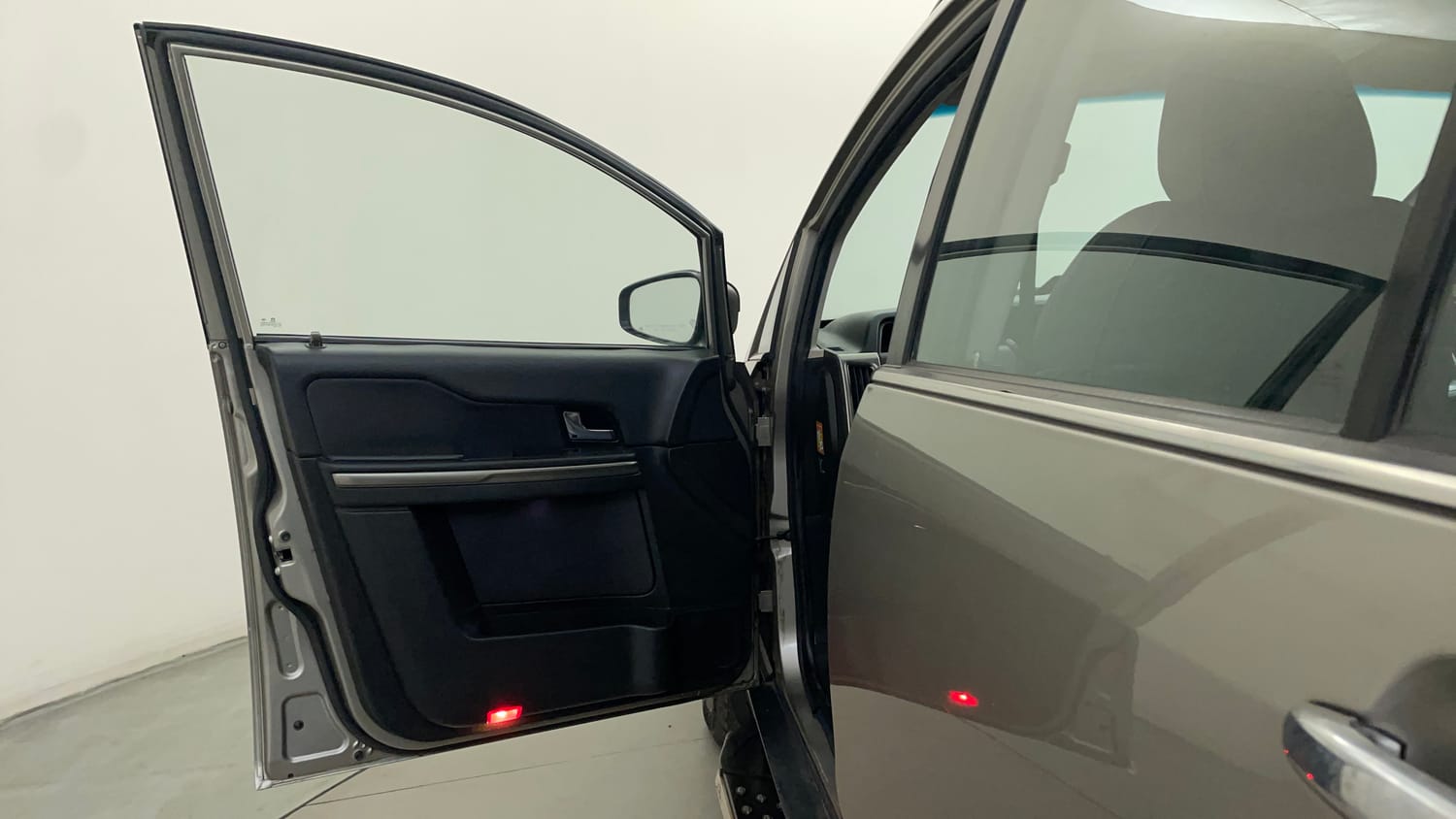 Used 2017 Tata Hexa XT 4x2 7 STR Diesel Manual interior LEFT FRONT DOOR OPEN VIEW