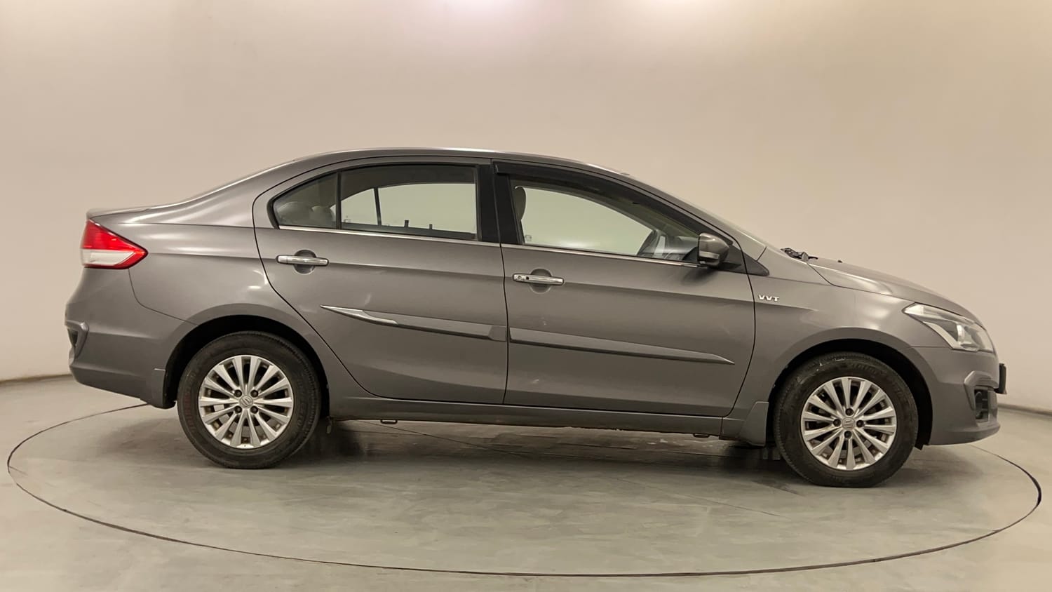 Used 2015 Maruti Suzuki Ciaz ZXi Petrol Manual exterior RIGHT SIDE VIEW