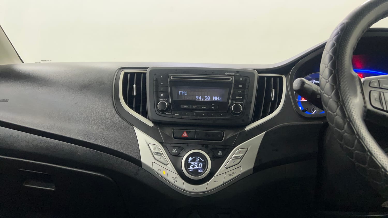 Used 2018 Maruti Suzuki Baleno Delta 1.2 Petrol Manual interior MUSIC SYSTEM & AC CONTROL VIEW