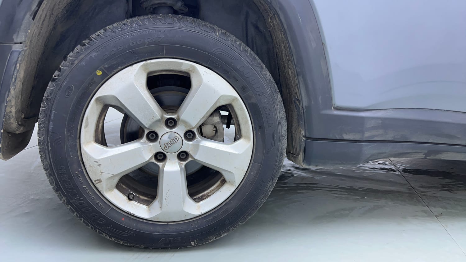 Used 2018 Jeep Compass Longitude (O) 2.0 Diesel Diesel Manual tyres RIGHT REAR TYRE RIM VIEW