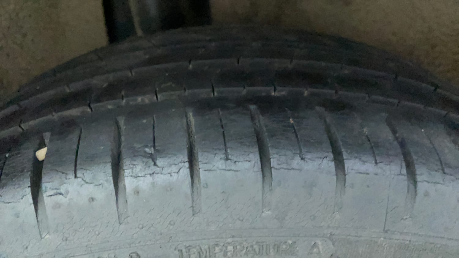 Used 2019 Maruti Suzuki Baleno Alpha Petrol Manual tyres RIGHT REAR TYRE TREAD VIEW