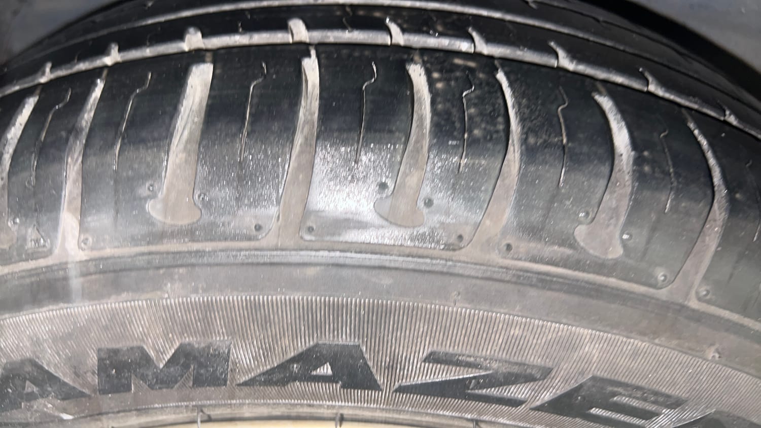 Used 2015 Hyundai Elite i20 Sportz 1.2 Petrol Manual tyres RIGHT REAR TYRE TREAD VIEW