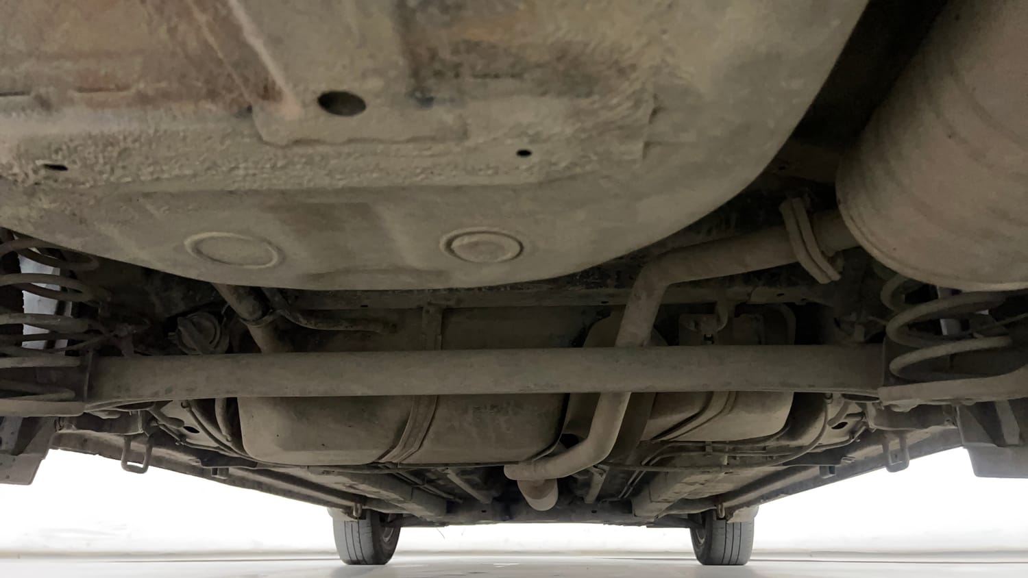Used 2015 Maruti Suzuki Ciaz ZXi Petrol Manual extra REAR UNDERBODY VIEW (TAKEN FROM REAR)