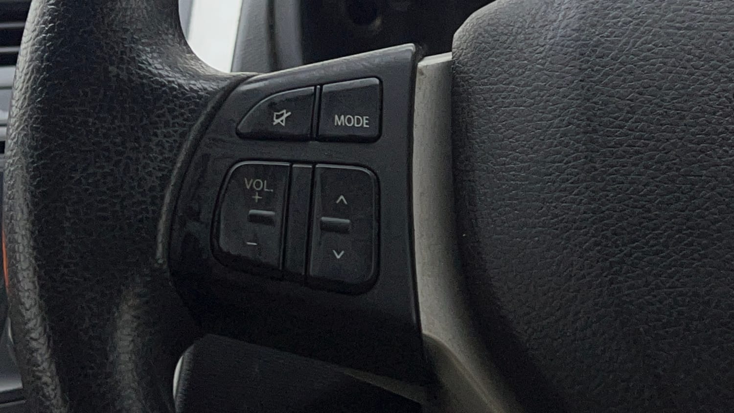 Used 2017 Maruti Suzuki Celerio ZXi AMT Petrol Automatic top_features Steering mounted controls