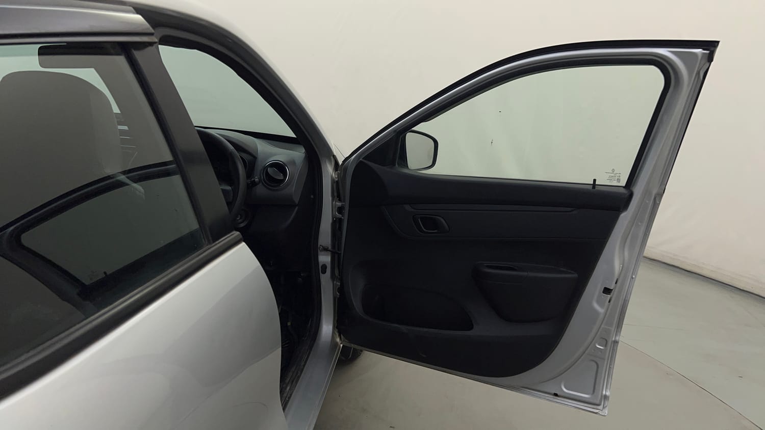 Used 2017 Renault Kwid RXT Petrol Manual interior RIGHT FRONT DOOR OPEN VIEW