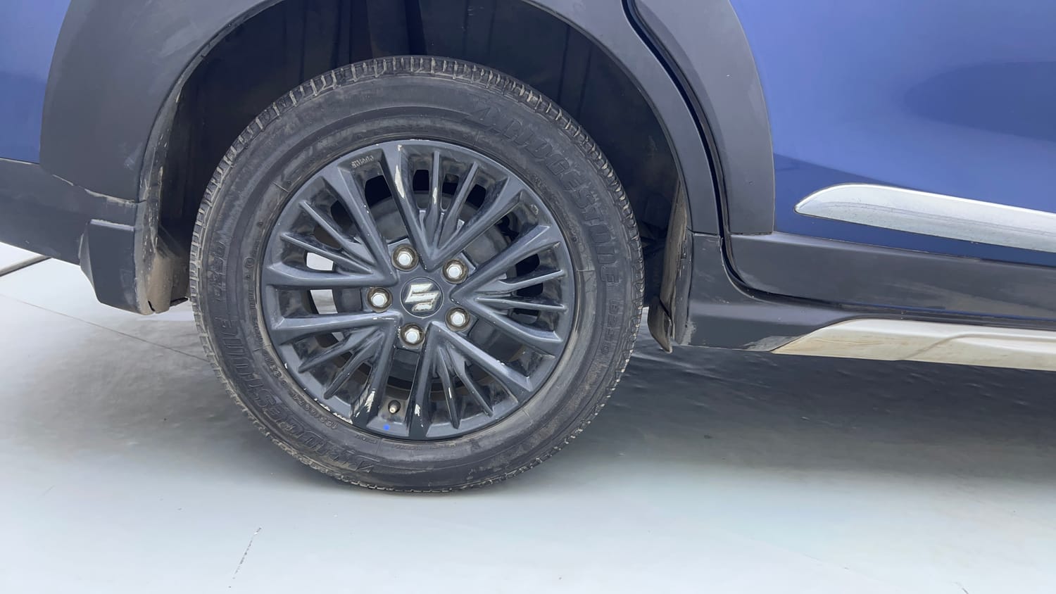 Used 2019 Maruti Suzuki XL6 Alpha MT Petrol Petrol Manual tyres RIGHT REAR TYRE RIM VIEW