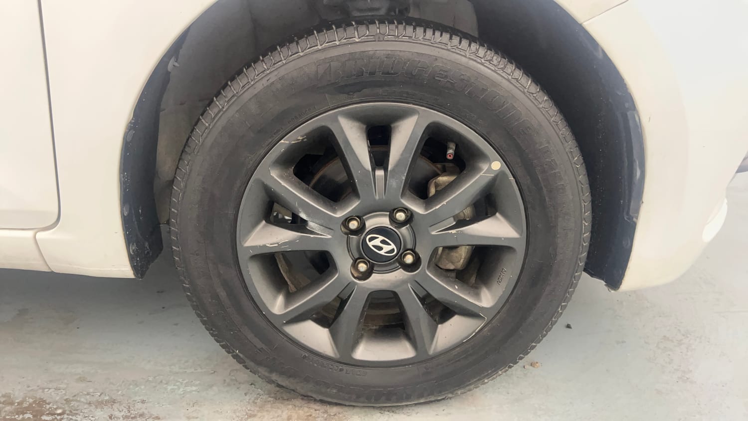 Used 2020 Hyundai Elite i20 Sportz Plus 1.2 Petrol Manual tyres RIGHT FRONT TYRE RIM VIEW