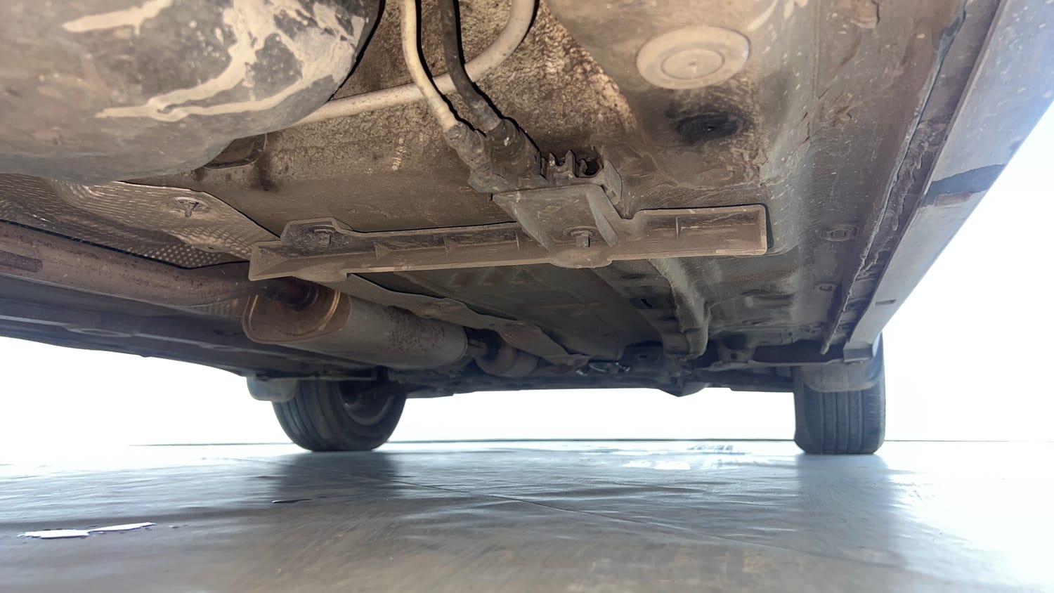 Used 2022 Skoda Kushaq Ambition 1.0L TSI AT Petrol Automatic extra REAR RIGHT UNDERBODY VIEW