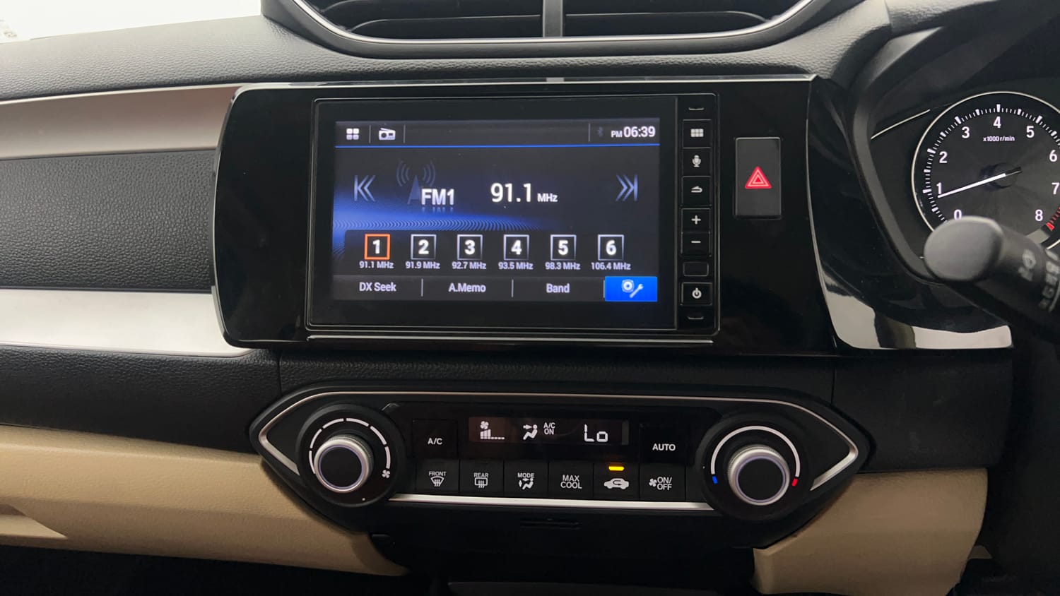 Used 2023 Honda Amaze VX MT 1.2 Petrol Petrol Manual interior MUSIC SYSTEM & AC CONTROL VIEW