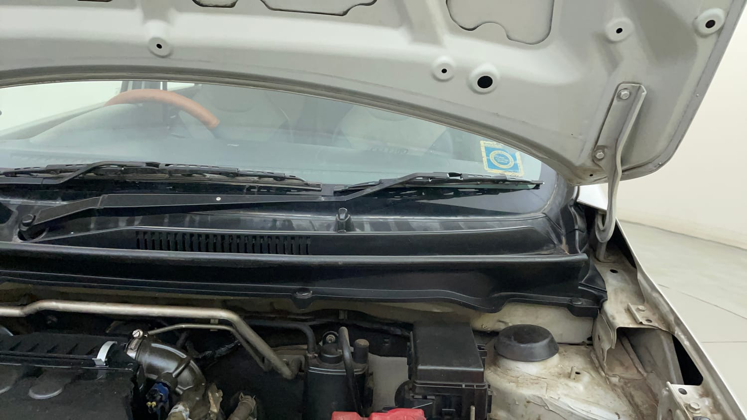 Used 2015 Maruti Suzuki Celerio VXi AMT Petrol Automatic engine ENGINE LEFT SIDE HINGE & APRON VIEW
