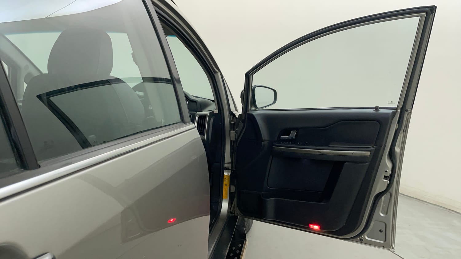 Used 2017 Tata Hexa XT 4x2 7 STR Diesel Manual interior RIGHT FRONT DOOR OPEN VIEW